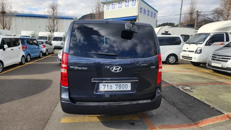 Hyundai Starex