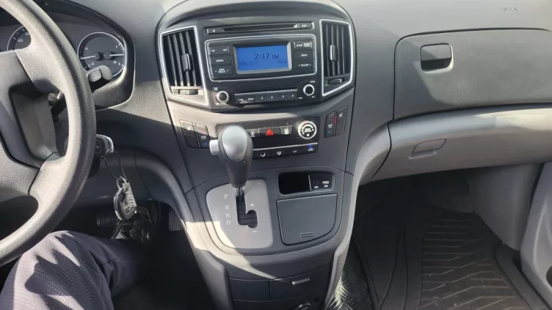 Hyundai Starex