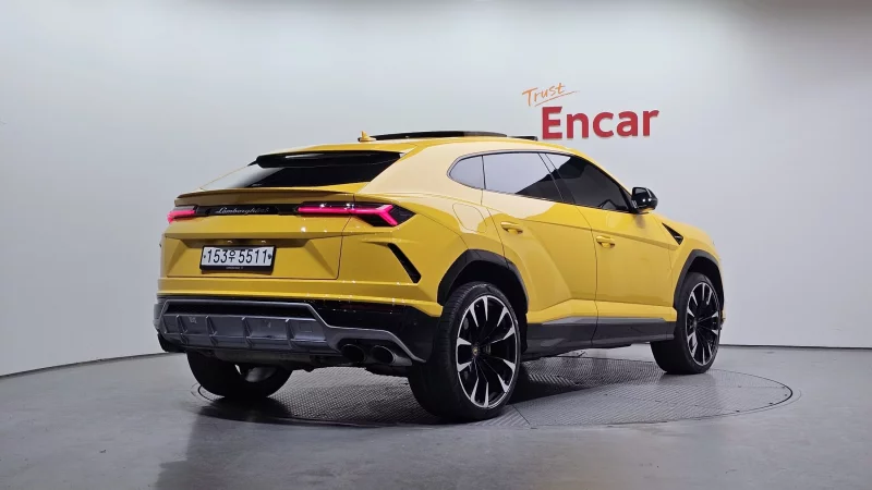Lamborghini URUS