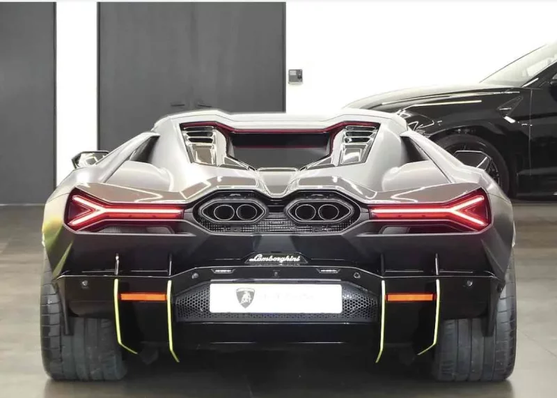 Lamborghini REVUELTO