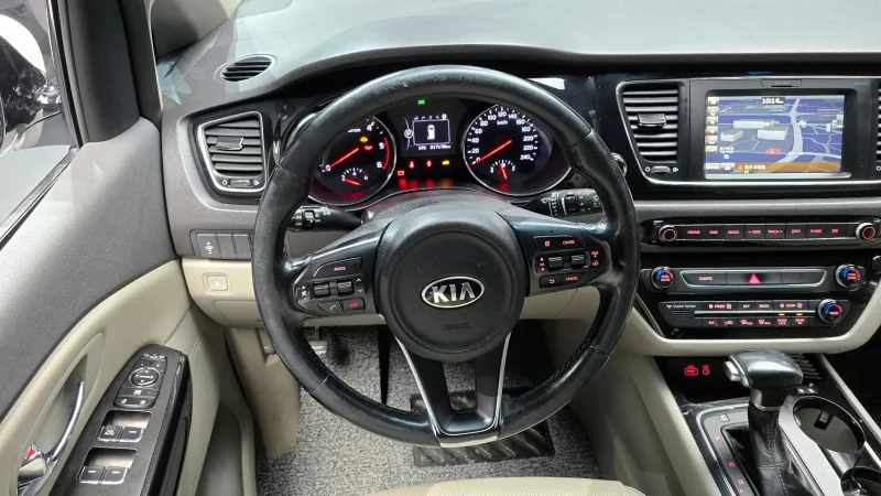 Kia Carnival