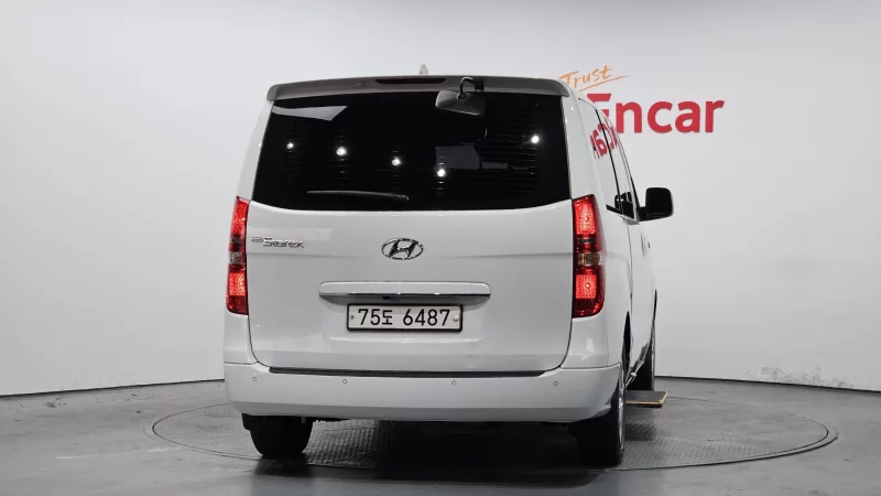 Hyundai Starex