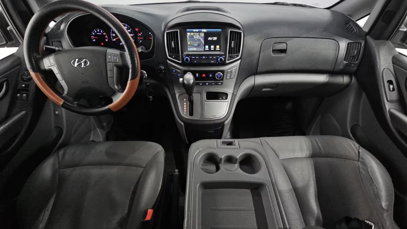 Hyundai Starex