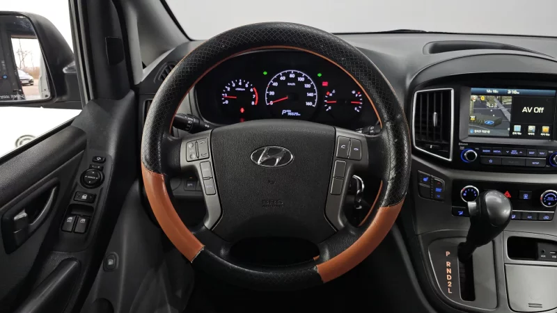 Hyundai Starex