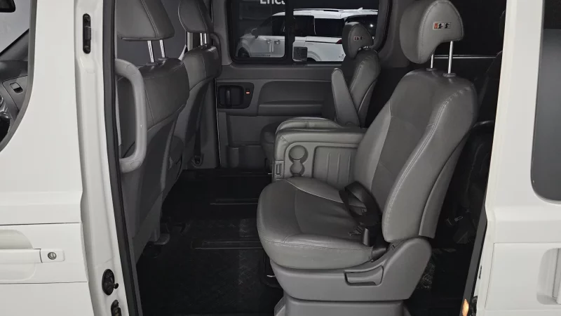 Hyundai Starex