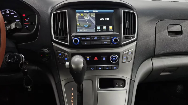 Hyundai Starex