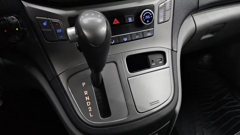 Hyundai Starex