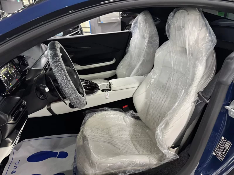 Aston Martin VANTAGE