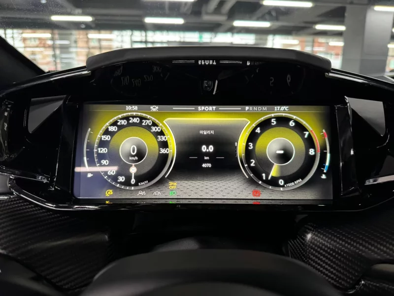 Aston Martin VANTAGE