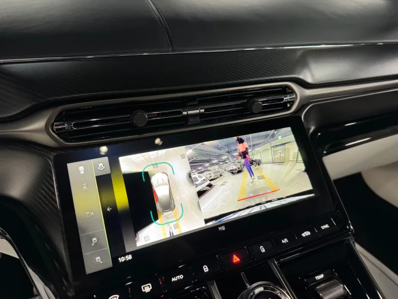 Aston Martin VANTAGE