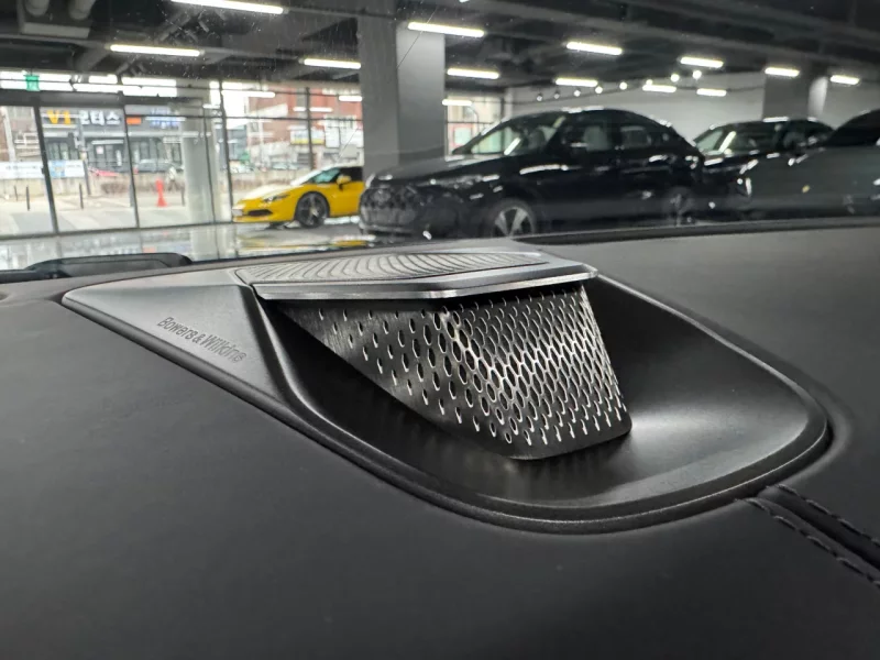 Aston Martin VANTAGE