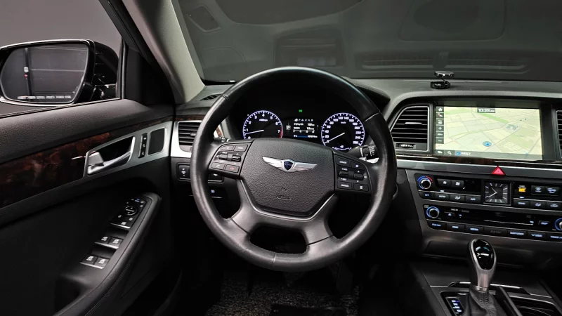 Hyundai Genesis