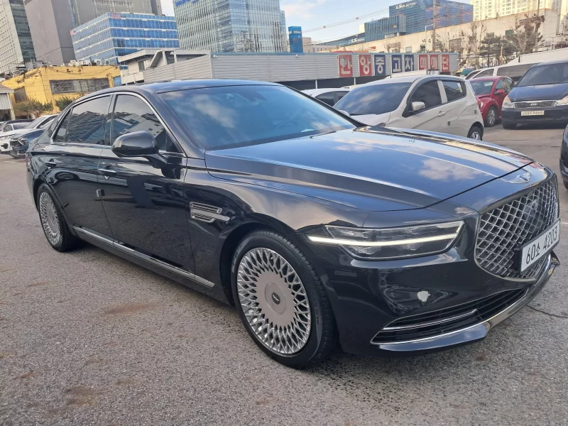 Genesis G90