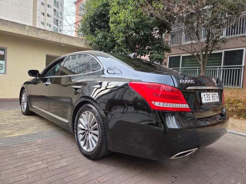 Hyundai Equus