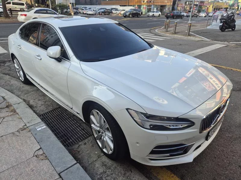 Volvo S90