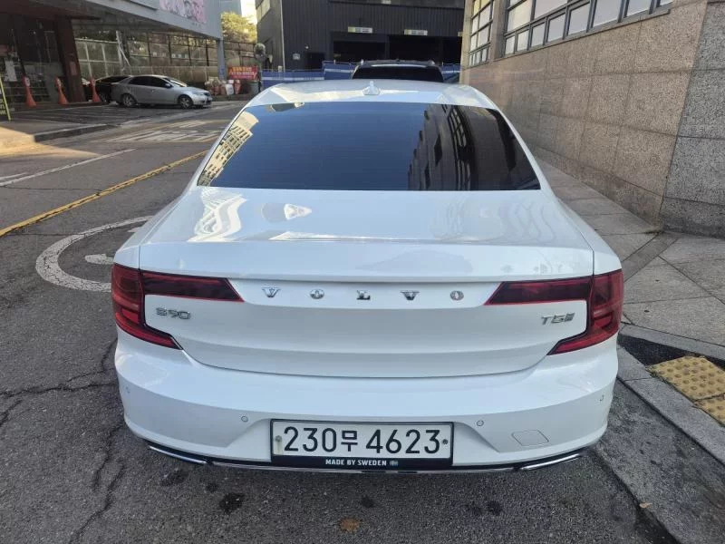 Volvo S90