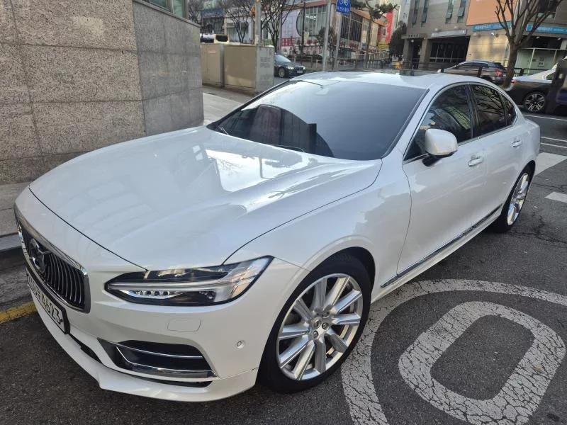 Volvo S90
