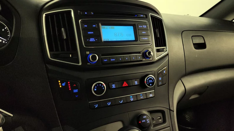 Hyundai Grand Starex