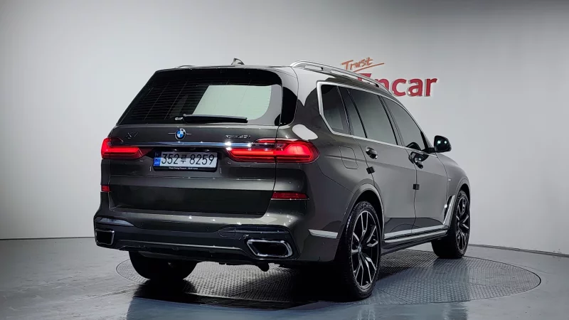 BMW X7