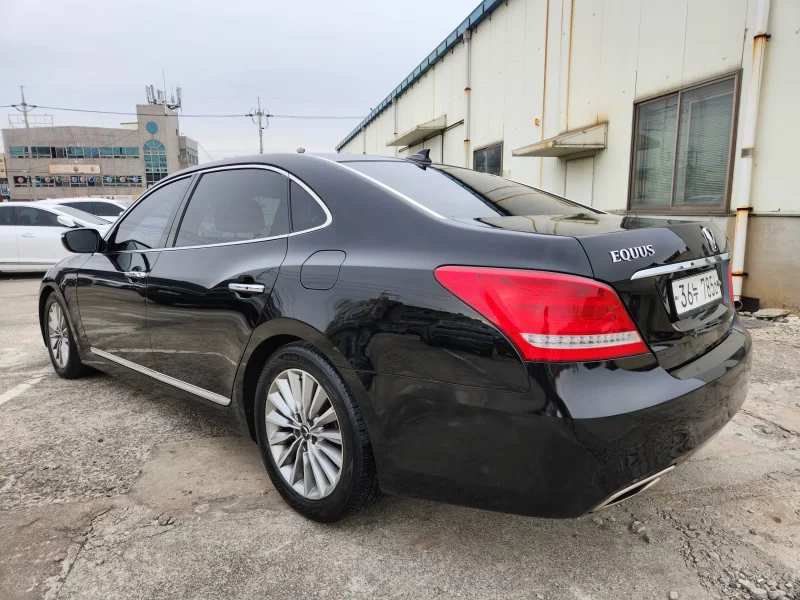 Hyundai Equus