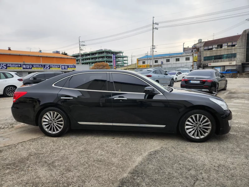 Hyundai Equus