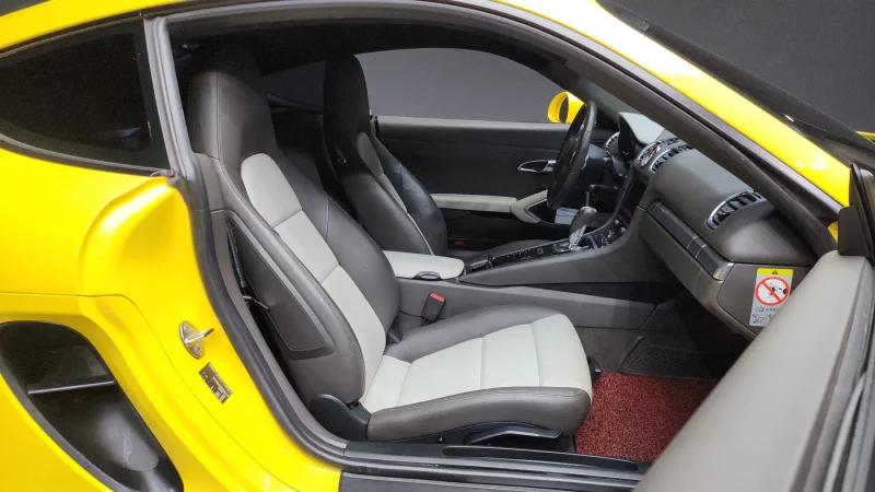 Porsche CAYMAN