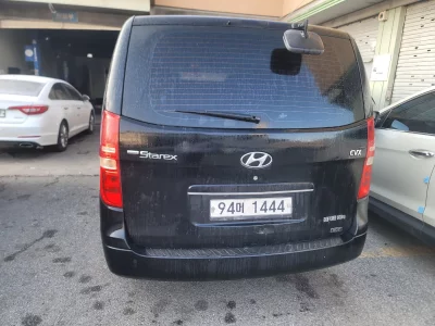 Hyundai Starex