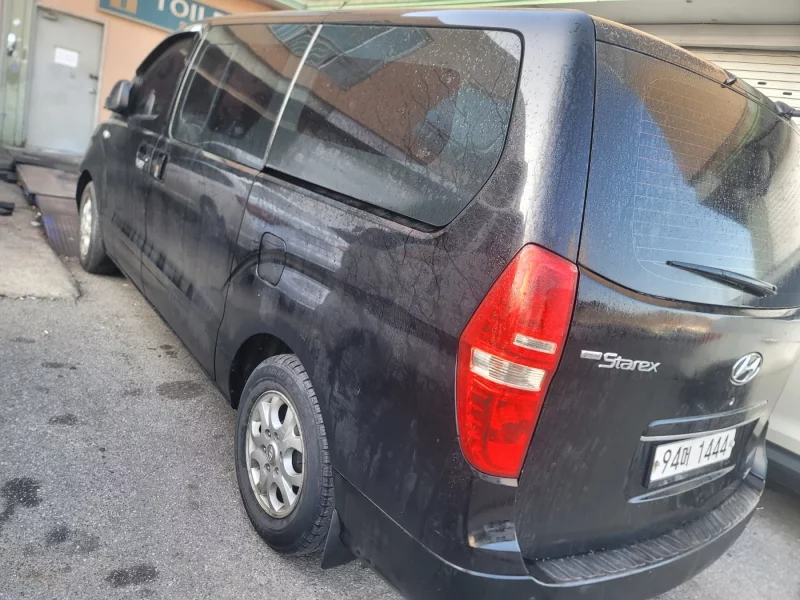 Hyundai Starex