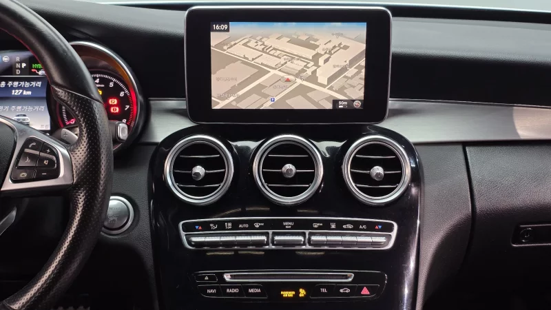 Mercedes-Benz C-Class