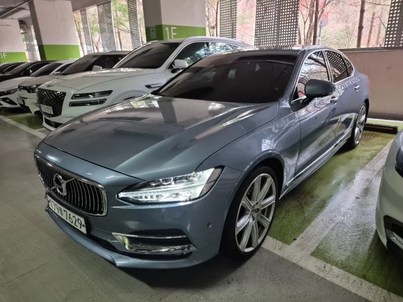 Volvo S90
