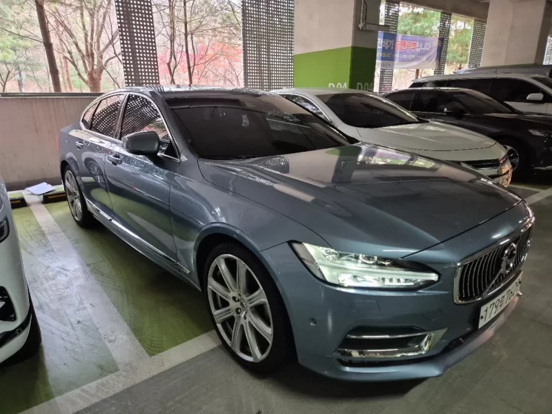 Volvo S90