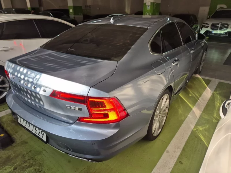 Volvo S90
