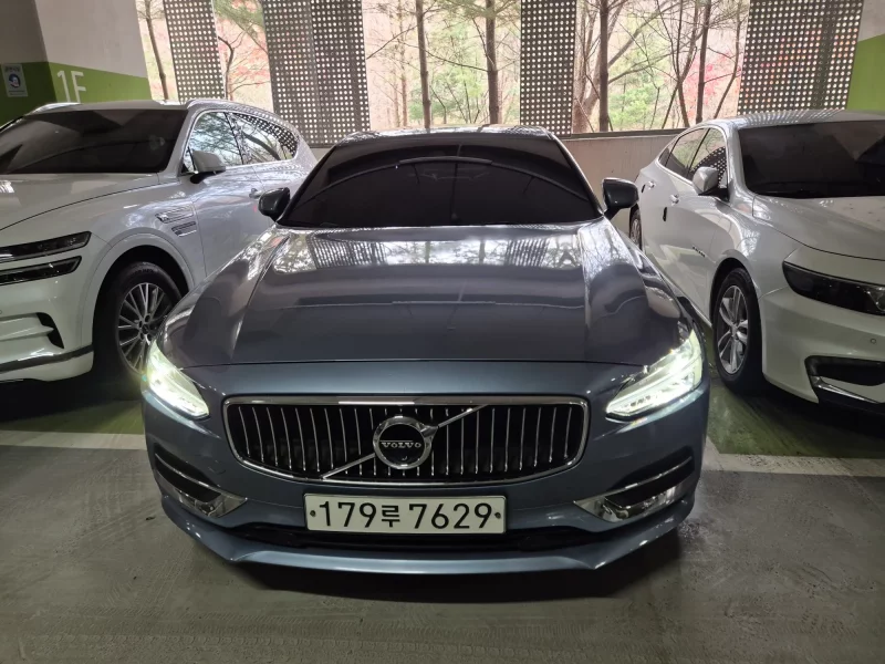 Volvo S90