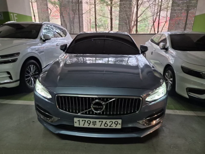 Volvo S90