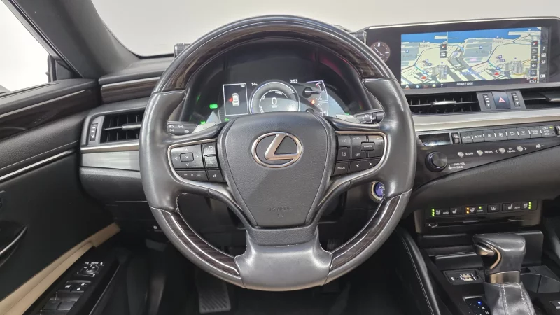 Lexus ES300h