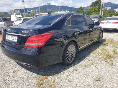 Hyundai Equus