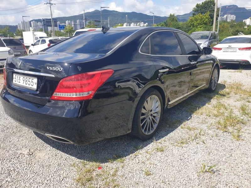 Hyundai Equus
