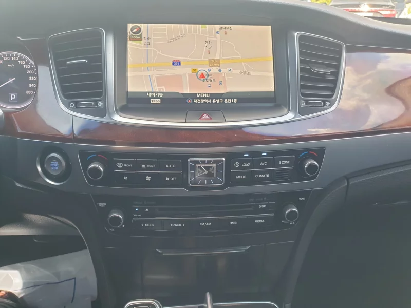 Hyundai Equus
