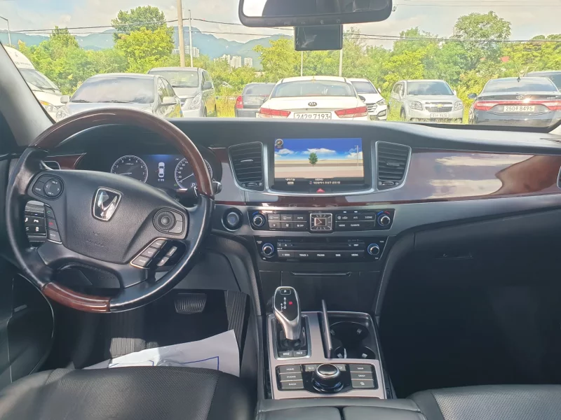 Hyundai Equus