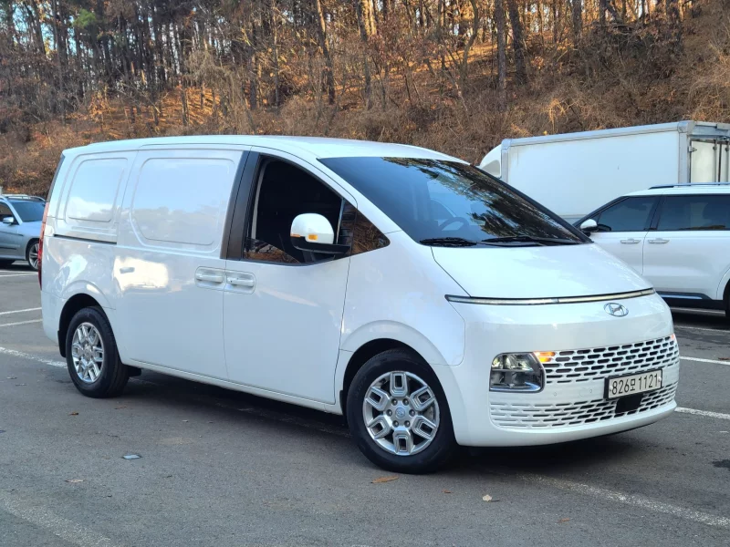 Hyundai Staria