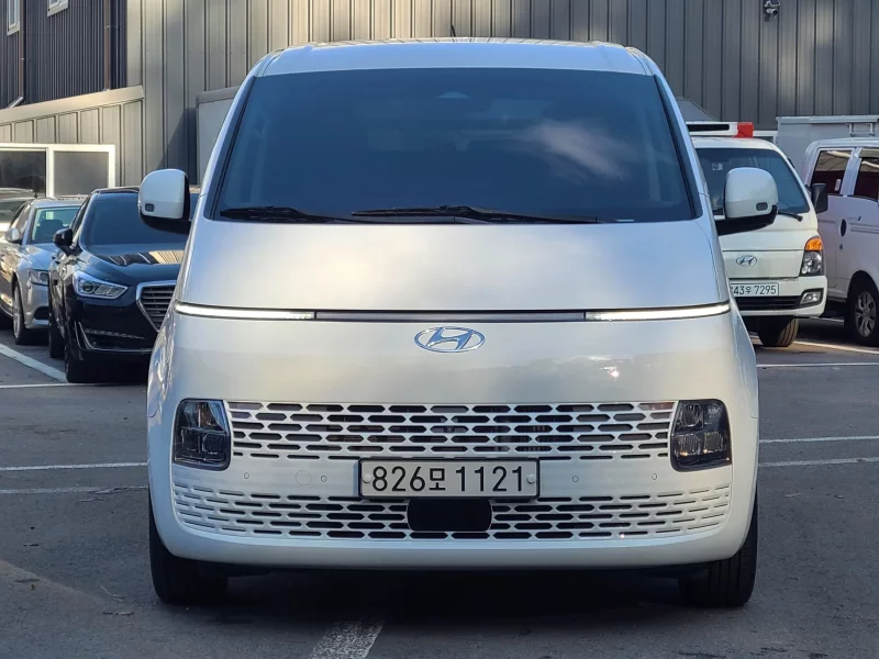 Hyundai Staria