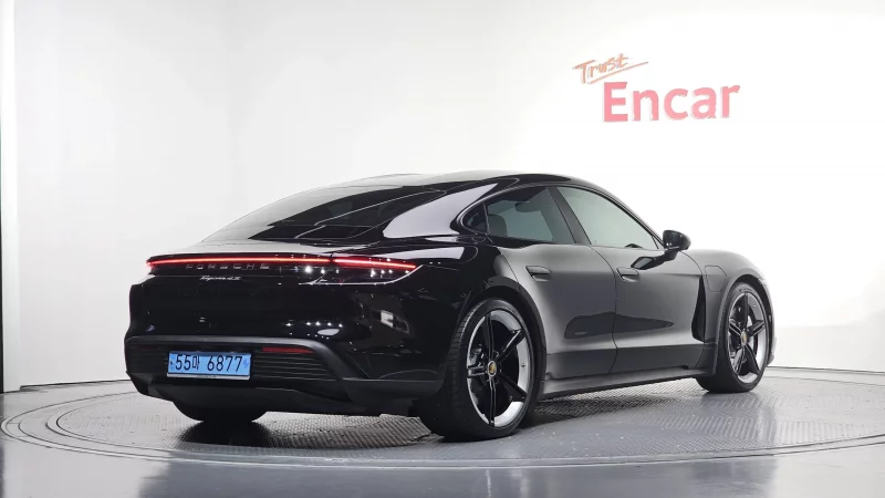 Porsche TAYCAN