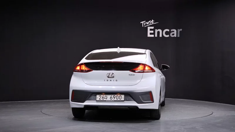 Hyundai Ioniq