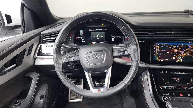 Audi Q8