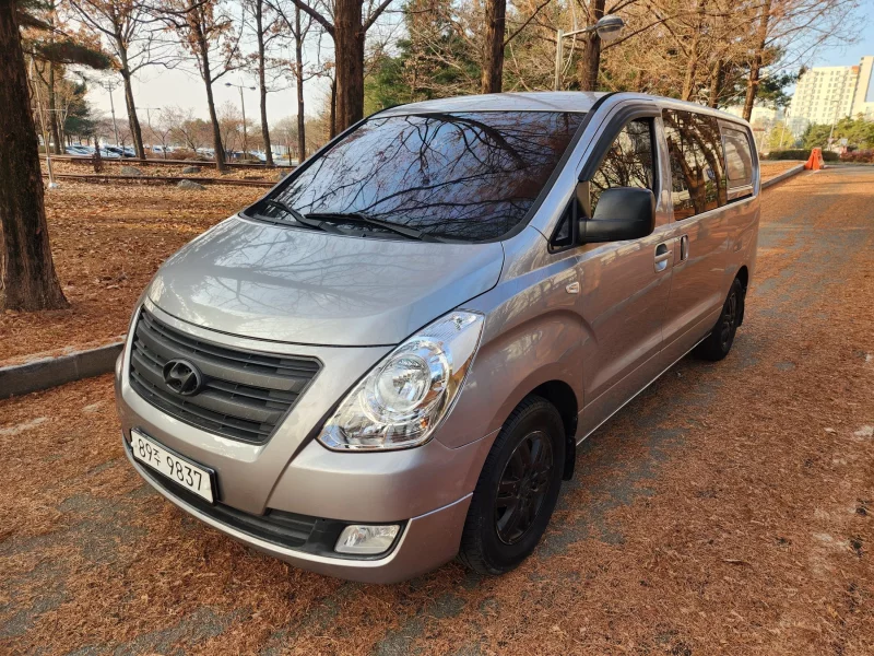 Hyundai Starex