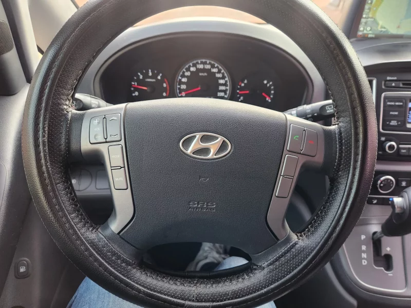 Hyundai Starex