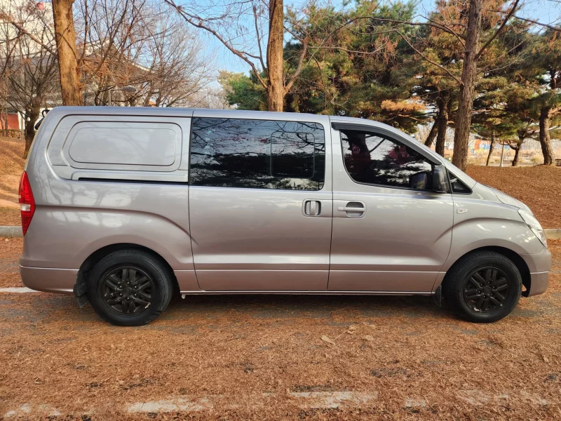 Hyundai Starex