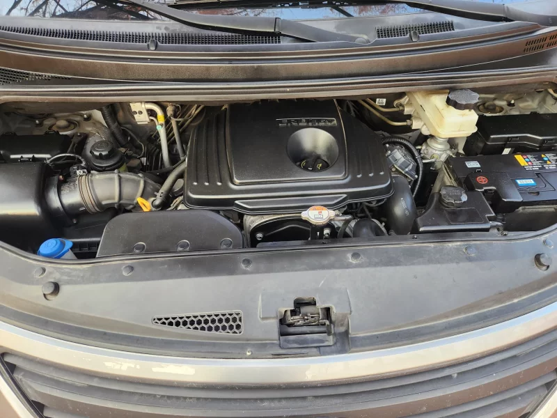 Hyundai Starex