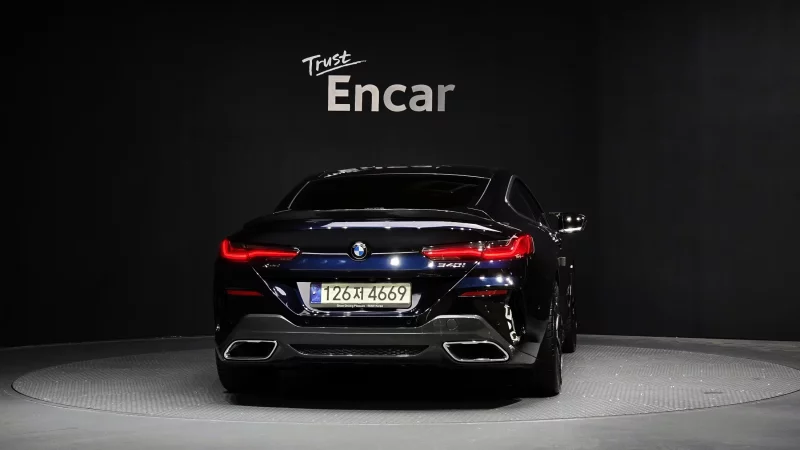 BMW 8-Series