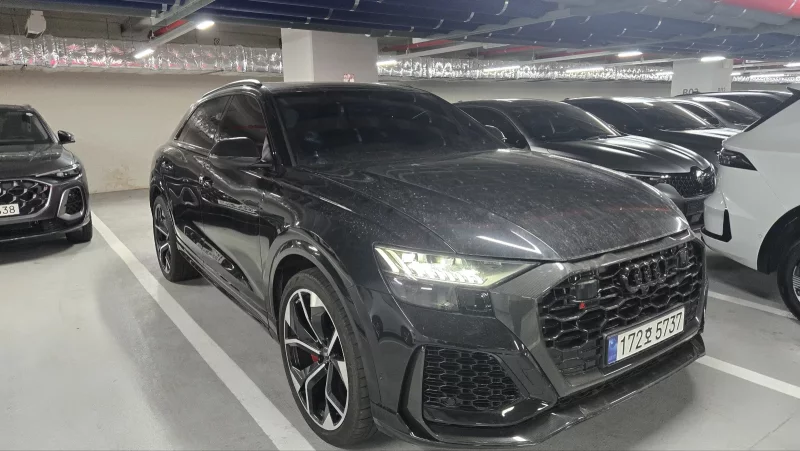 Audi RSQ8